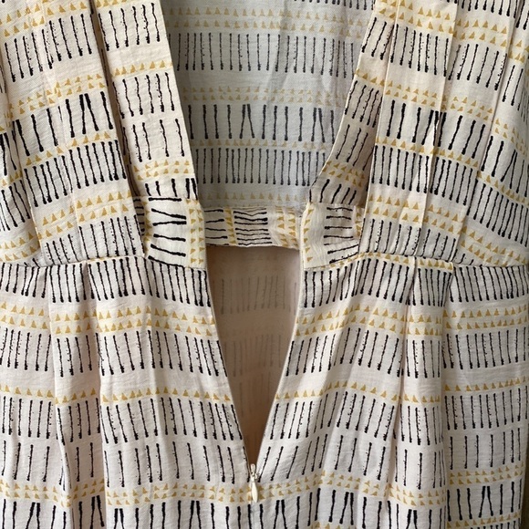 BCBGENERATION Open Back Dress Size 6 - Picture 10 of 15